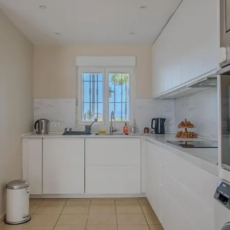 Luxurious 2 Bedroom With Pool *