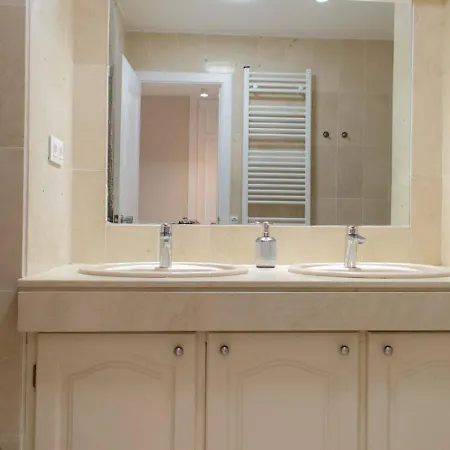 Luxurious 2 Bedroom With Pool Apartment Estepona