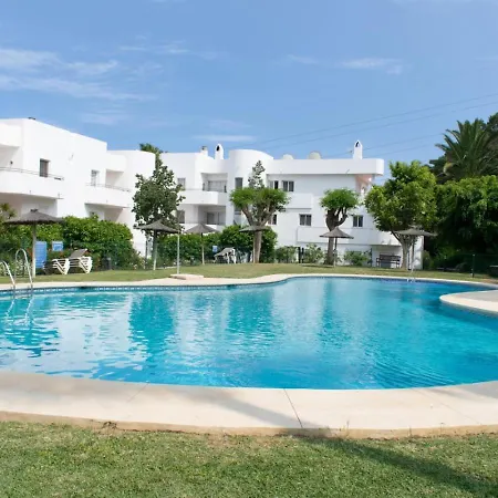 Apartment Luxurious 2 Bedroom With Pool Estepona